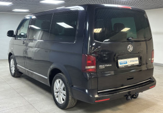 Подержанный автомобиль Volkswagen Multivan 2013 года (7 фото)