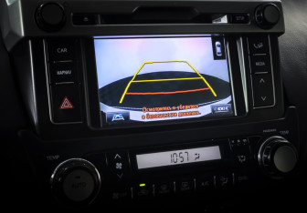 Подержанный автомобиль Toyota Land Cruiser Prado 2014 года (16 фото)