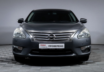 Подержанный автомобиль Nissan Teana 2014 года (2 фото)