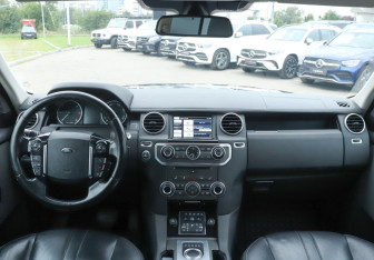 Подержанный автомобиль Land Rover Discovery 2014 года (12 фото)