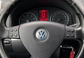 Подержанный автомобиль Volkswagen Jetta Sedan 2009 года (14 фото)