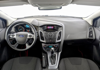 Подержанный автомобиль Ford Focus Hatchback 2012 года (14 фото)