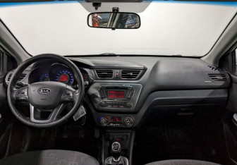 Подержанный автомобиль Kia Rio Sedan 2012 года (23 фото)