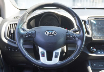 Подержанный автомобиль Kia Sportage 2012 года (14 фото)