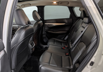 Подержанный автомобиль Infiniti QX50 2018 года (18 фото)