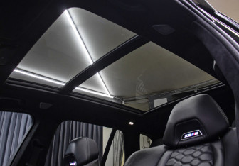 Подержанный автомобиль BMW X5 M 2021 года (23 фото)