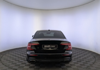 Подержанный автомобиль Volvo S60 2019 года (6 фото)