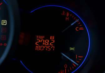 Подержанный автомобиль Mazda CX-7 2010 года (12 фото)