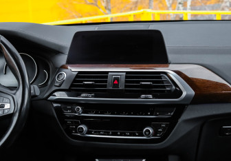 Подержанный автомобиль BMW X3 2021 года (10 фото)