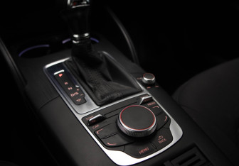 Подержанный автомобиль Audi A3 Hatchback 2013 года (19 фото)