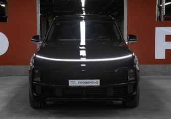 Подержанный автомобиль LiXiang L9 2023 года (2 фото)