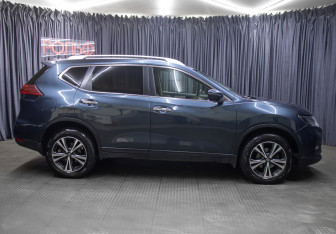 Подержанный автомобиль Nissan X-Trail 2021 года (4 фото)