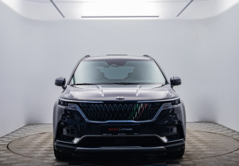 Подержанный автомобиль Kia Carnival 2020 года (2 фото)