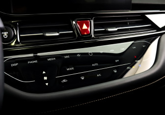 Подержанный автомобиль Москвич 3е 2023 года (26 фото)