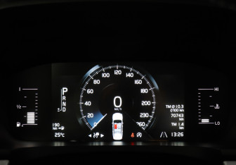 Подержанный автомобиль Volvo S90 2019 года (11 фото)