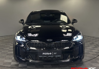 Подержанный автомобиль Kia Stinger 2018 года (27 фото)