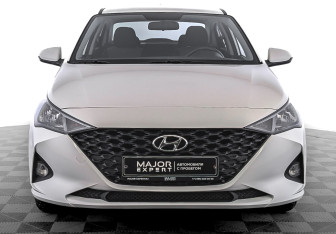 Подержанный автомобиль Hyundai Solaris Sedan 2021 года (2 фото)