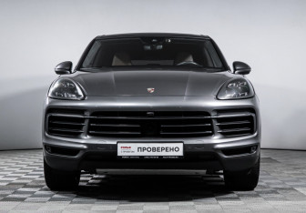 Подержанный автомобиль Porsche Cayenne 2019 года (2 фото)