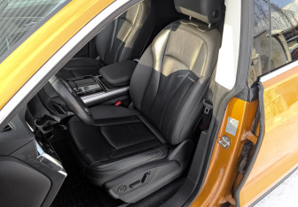 Подержанный автомобиль Audi Q8 2019 года (20 фото)