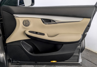 Подержанный автомобиль Infiniti QX50 2020 года (25 фото)