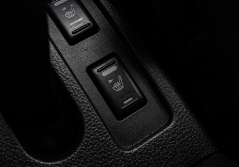 Подержанный автомобиль Nissan Tiida Hatchback 2010 года (14 фото)