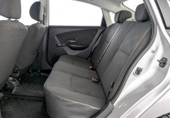 Подержанный автомобиль Nissan Almera Sedan 2013 года (12 фото)