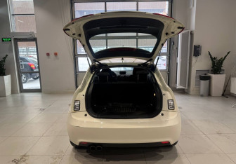 Подержанный автомобиль Audi A1 2011 года (6 фото)