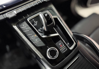 Подержанный автомобиль Geely Atlas Pro 2023 года (19 фото)