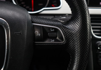 Подержанный автомобиль Audi A5 Coupe 2009 года (17 фото)