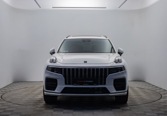 Подержанный автомобиль Lynk&Co 09 2022 года (2 фото)