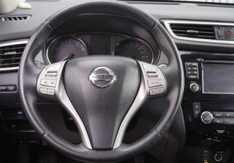 Подержанный автомобиль Nissan X-Trail 2017 года (14 фото)