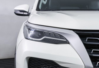 Подержанный автомобиль Toyota Fortuner 2022 года (25 фото)