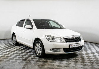 Подержанный автомобиль Skoda Octavia Liftback 2012 года (3 фото)