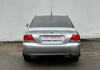 Подержанный автомобиль Mitsubishi Lancer Sedan 2007 года (6 фото)