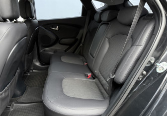 Подержанный автомобиль Hyundai ix35 2010 года (11 фото)