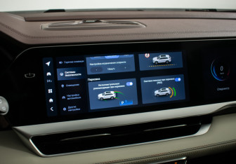 Подержанный автомобиль Geely Monjaro 2023 года (19 фото)