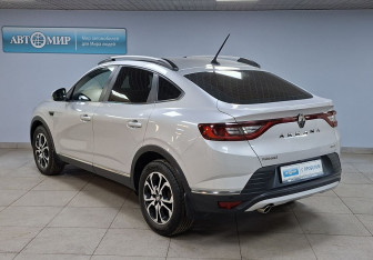 Подержанный автомобиль Renault Arkana 2019 года (7 фото)