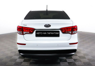 Подержанный автомобиль Kia Rio Sedan 2016 года (6 фото)
