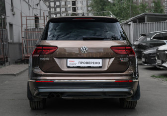 Подержанный автомобиль Volkswagen Tiguan 2017 года (5 фото)