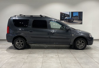 Подержанный автомобиль Dacia Logan Wagon 2009 года (4 фото)