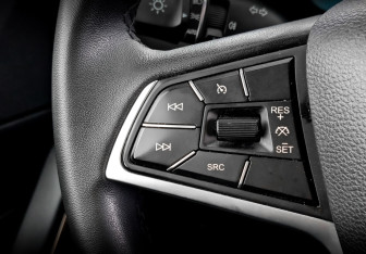 Подержанный автомобиль Москвич 3е 2023 года (30 фото)