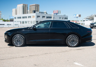Подержанный автомобиль Hyundai Grandeur 2023 года (7 фото)