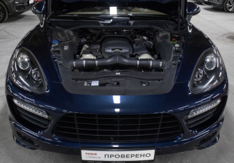 Подержанный автомобиль Porsche Cayenne 2012 года (9 фото)