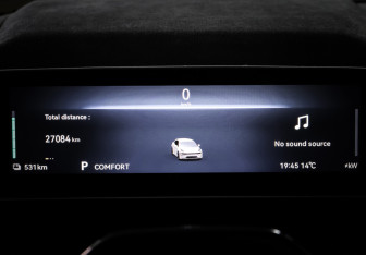 Подержанный автомобиль Zeekr 001 2023 года (16 фото)