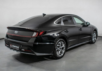 Подержанный автомобиль Hyundai Sonata 2020 года (5 фото)