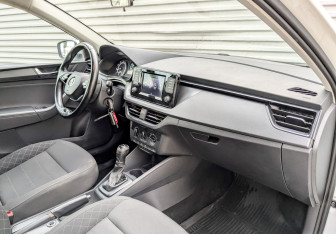 Подержанный автомобиль Skoda Rapid Liftback 2021 года (11 фото)
