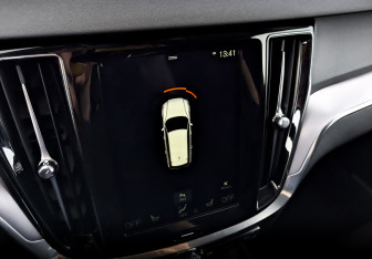 Подержанный автомобиль Volvo V60 2020 года (27 фото)