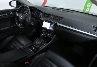 Подержанный автомобиль Skoda Superb Liftback 2023 года (9 фото)