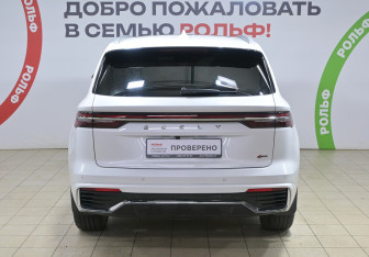 Подержанный автомобиль Geely Monjaro 2024 года (5 фото)