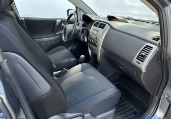 Подержанный автомобиль Suzuki Liana Wagon 2007 года (13 фото)